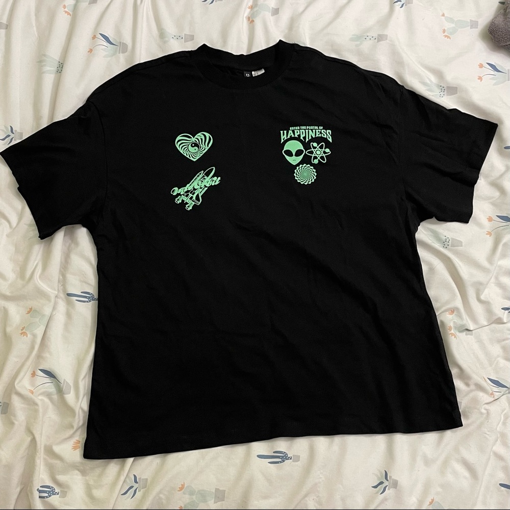 Black graphic tee